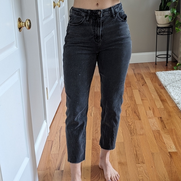 Hollister Ultra High-Rise Mom Jean - 5R - W27 L27 - Black - Picture 2 of 9